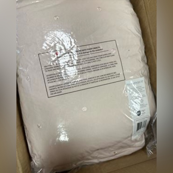 Laura Ashley Hailee Solid Pink Microfiber Quilt Set Queen - Picture 6 of 6